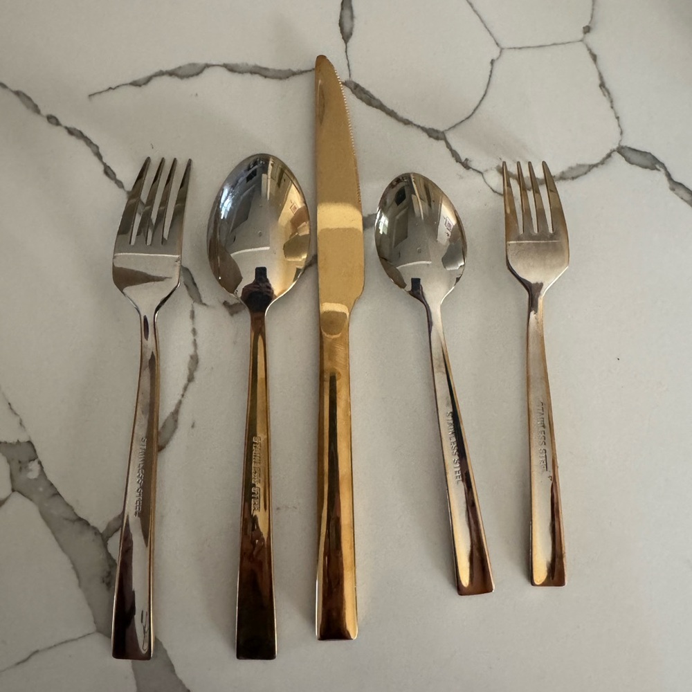 Gold Flatware Cutlery Set - 5-Piece Home Dining Collection - Picture 4 of 6